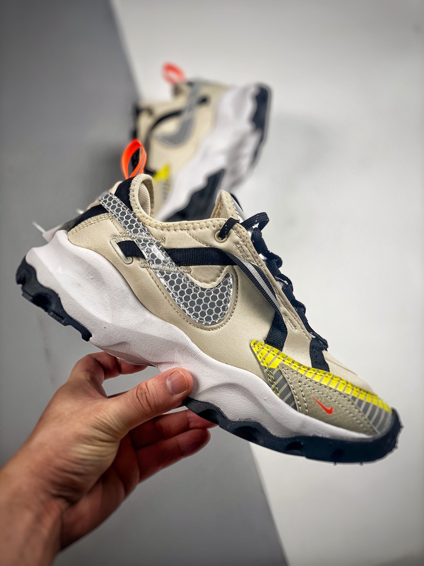 3M x Nike TC 7900 LX Light Orewood Brown/Black-Hyper Crimson-Reflect Silver For Sale