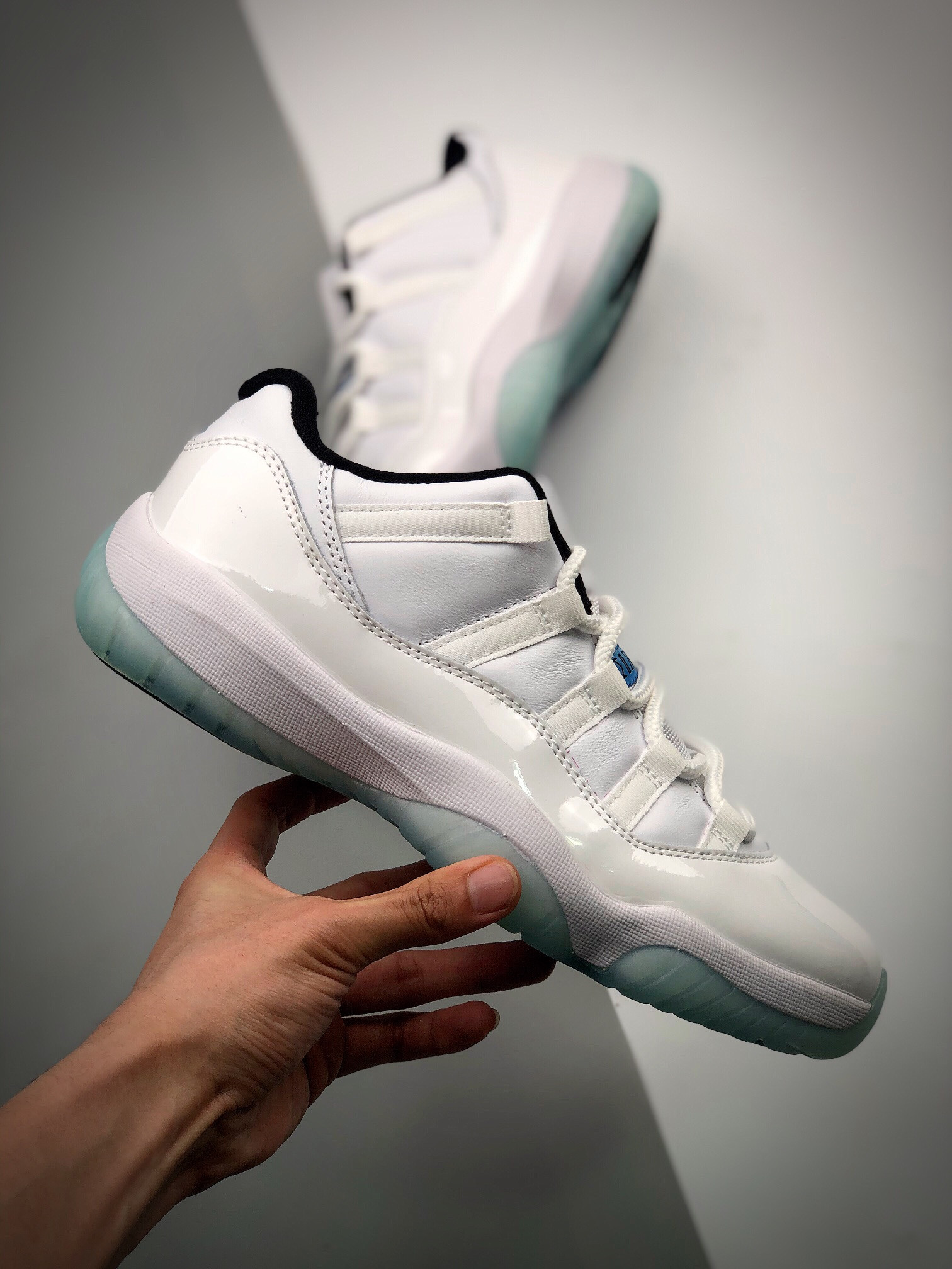 Air Jordan 11 Low “Legend Blue” For Sale
