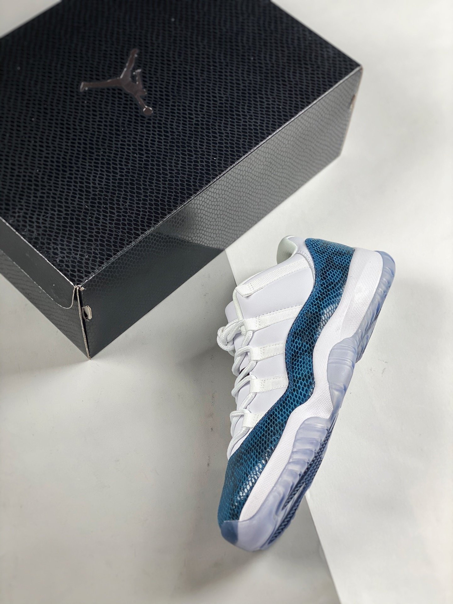Air Jordan 11 Low “Navy Blue Snakeskin” For Sale