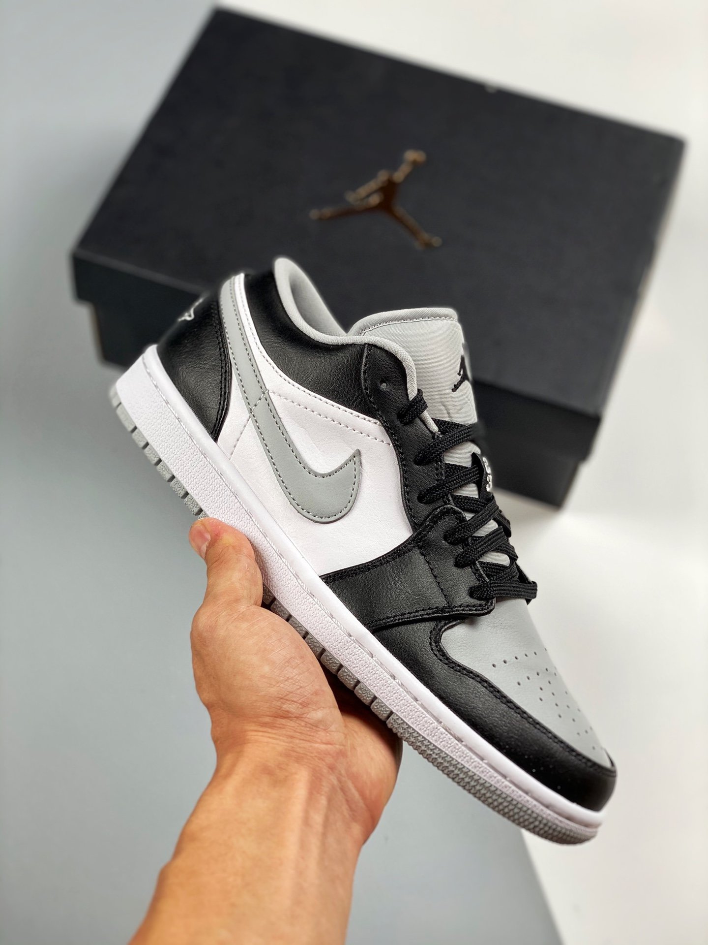 Air Jordan 1 Low “Light Smoke Grey” For Sale