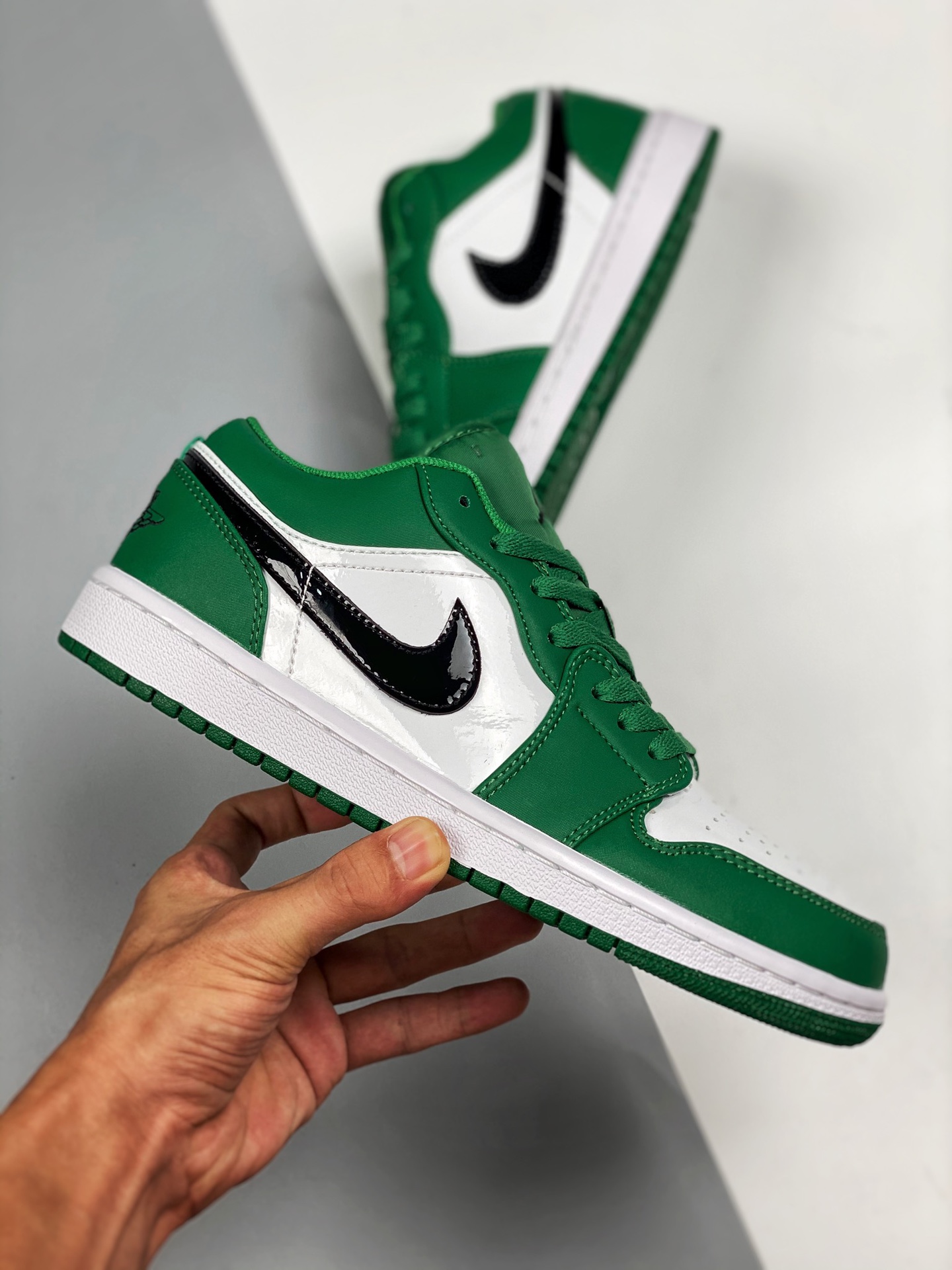 Air Jordan 1 Low “Pine Green” For Sale
