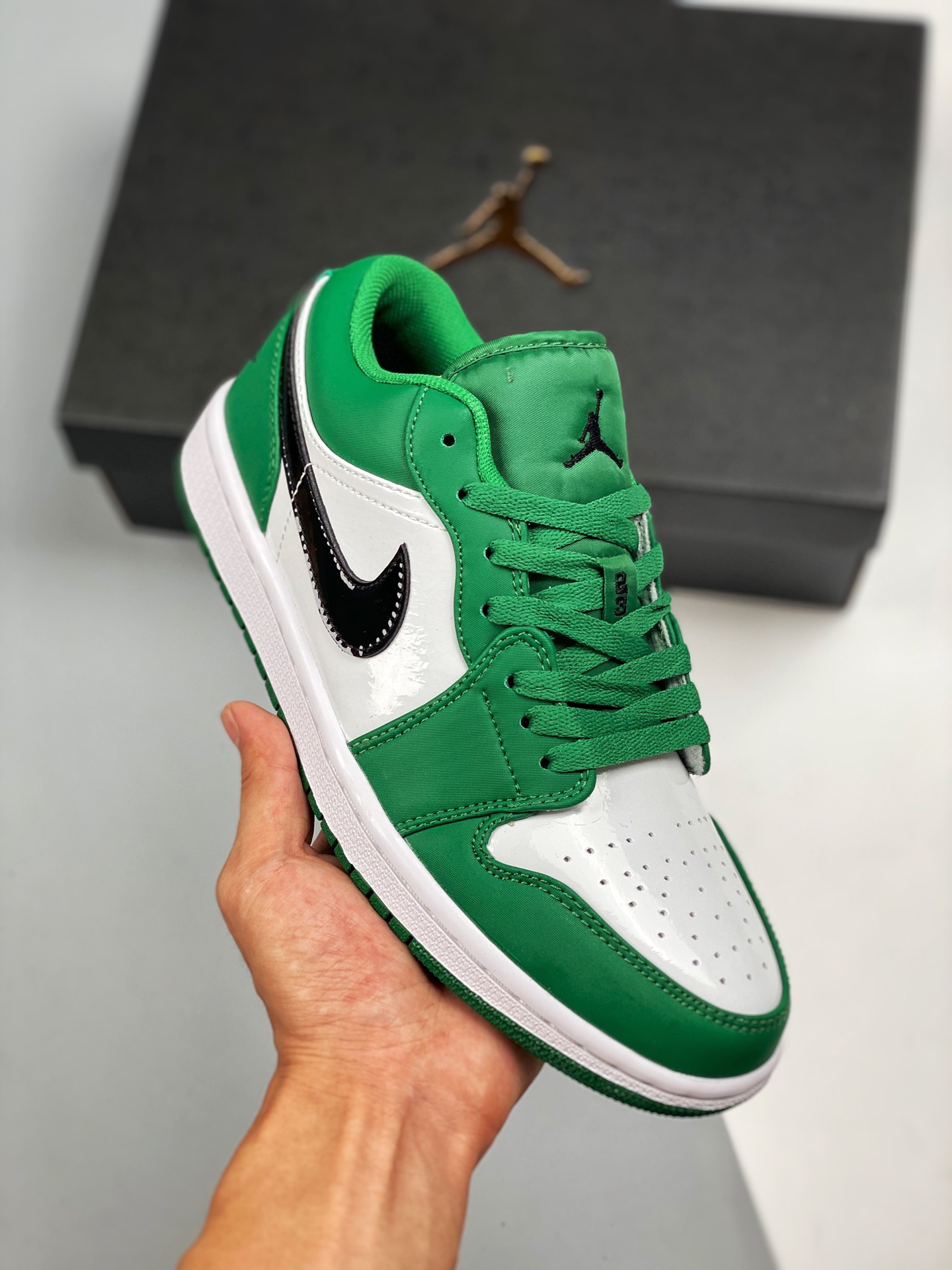 Air Jordan 1 Low “Pine Green” For Sale