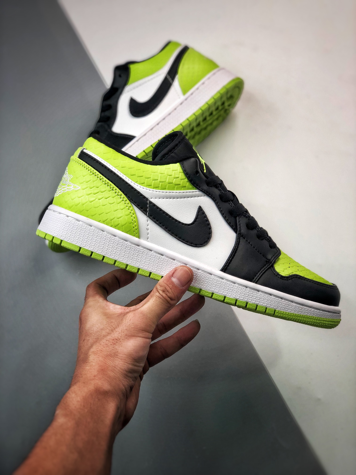 Air Jordan 1 Low “Vivid Green Snakeskin” For Sale