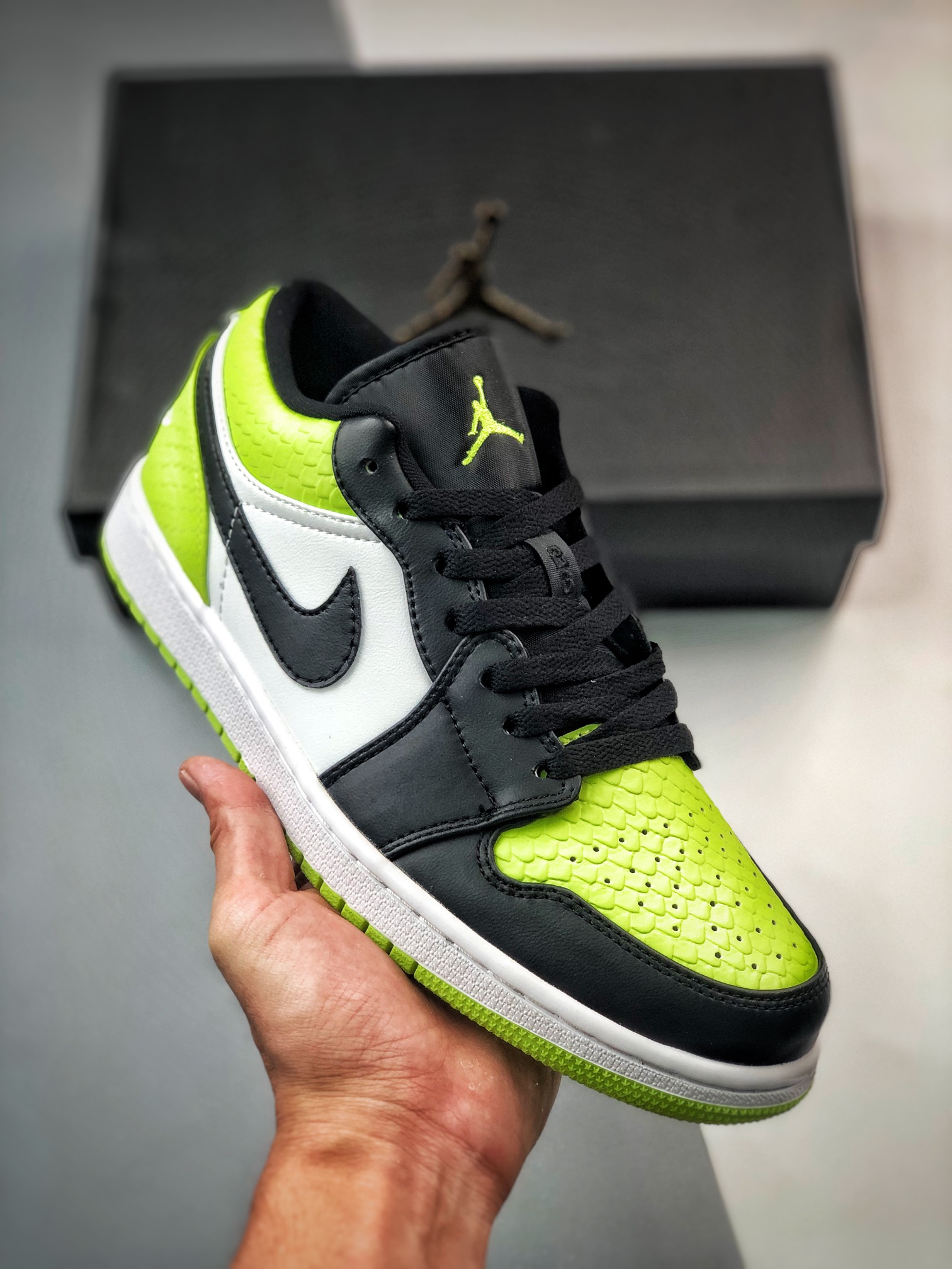 Air Jordan 1 Low “Vivid Green Snakeskin” For Sale