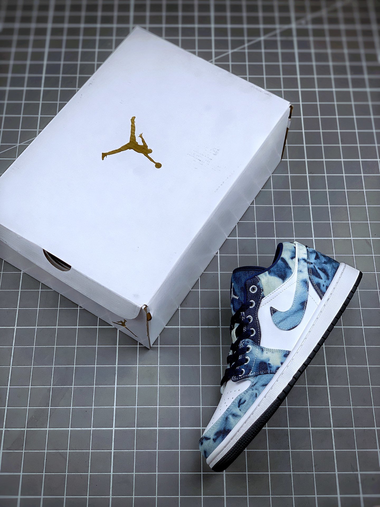 Air Jordan 1 Low “Washed Denim” For Sale