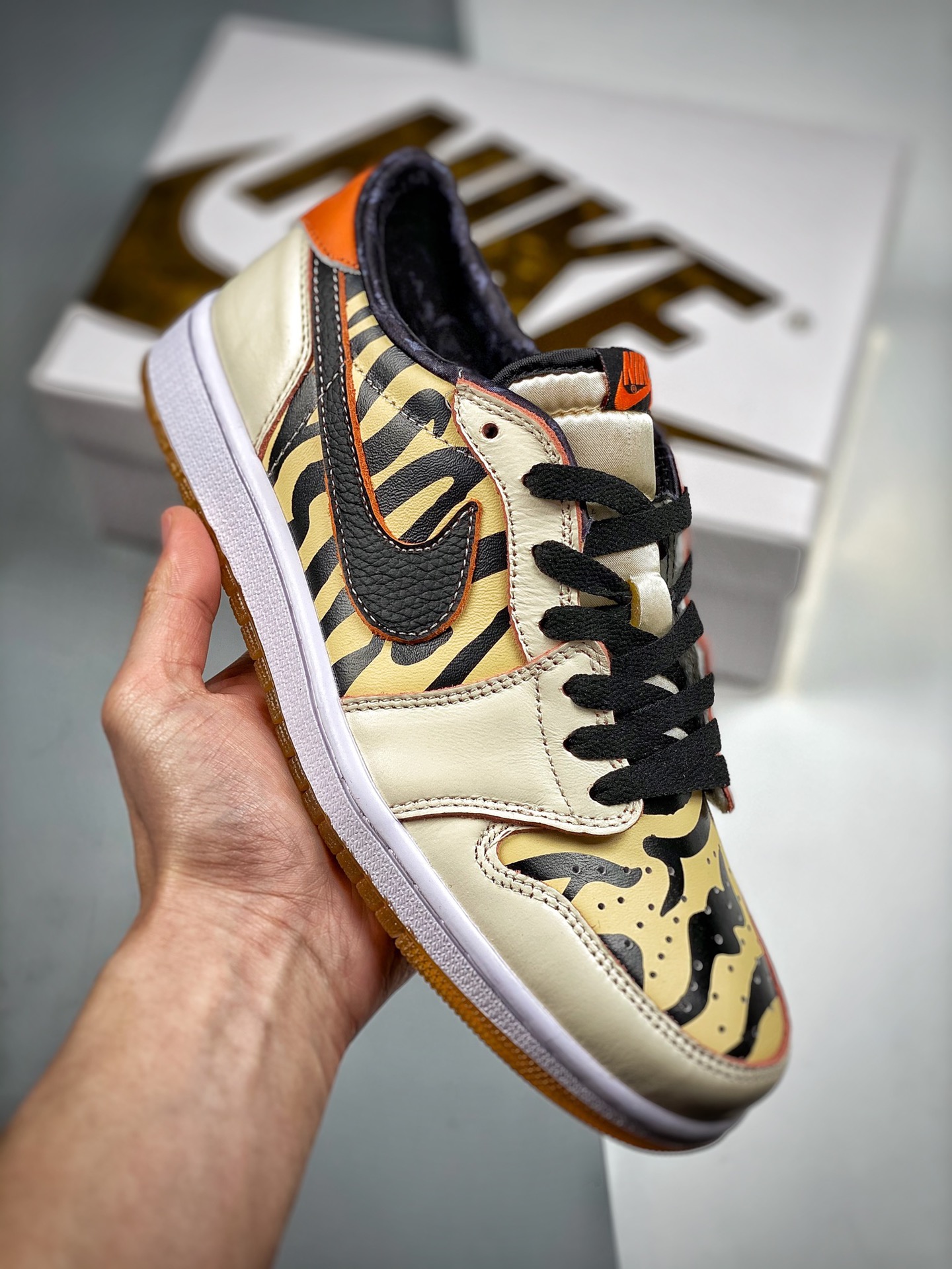 Air Jordan 1 Low OG ’Year of the Tiger‘ White/Black-Yellow For Sale