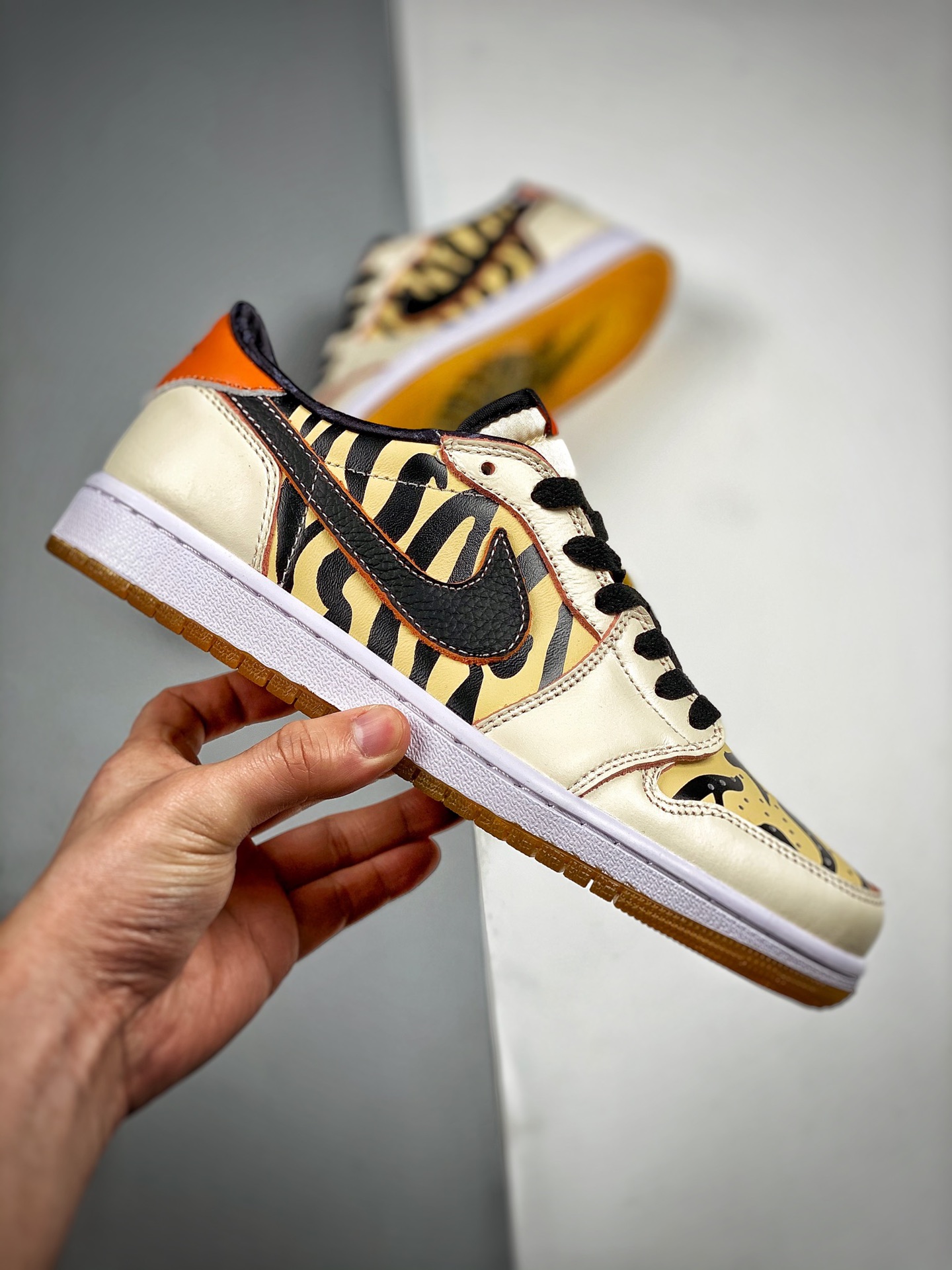 Air Jordan 1 Low OG ’Year of the Tiger‘ White/Black-Yellow For Sale
