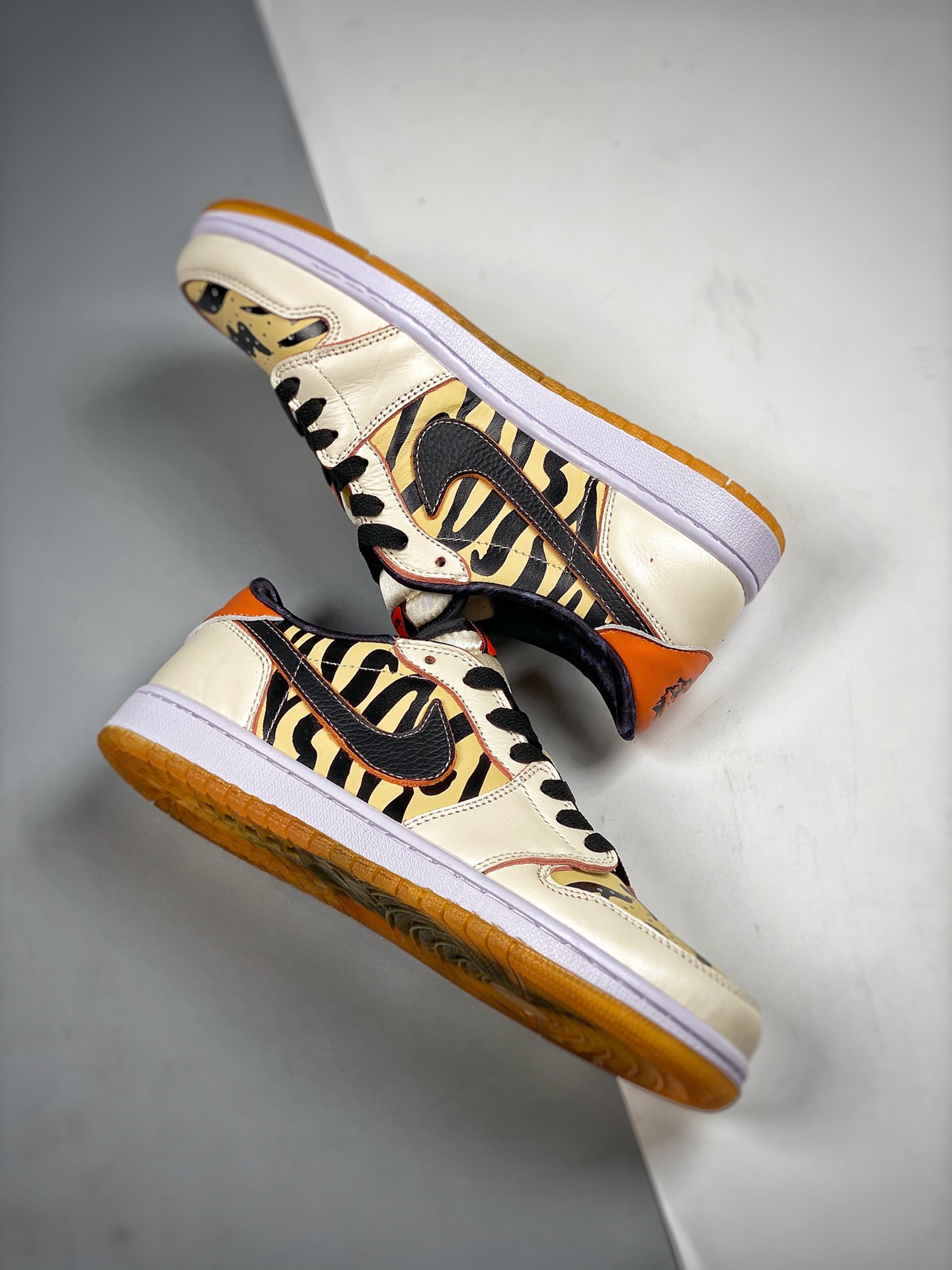 Air Jordan 1 Low OG ’Year of the Tiger‘ White/Black-Yellow For Sale