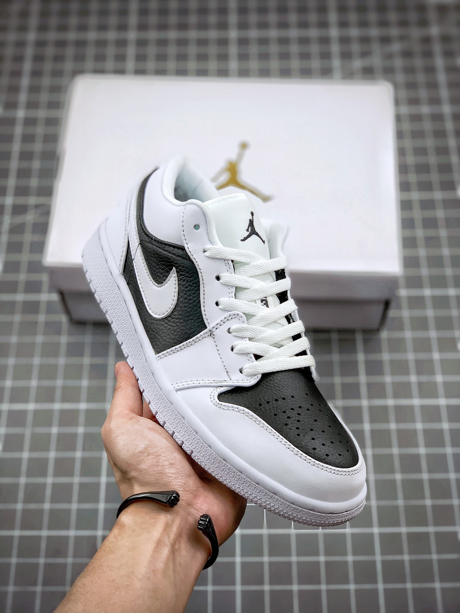 Air Jordan 1 Low ‘Panda’ White/Black For Sale