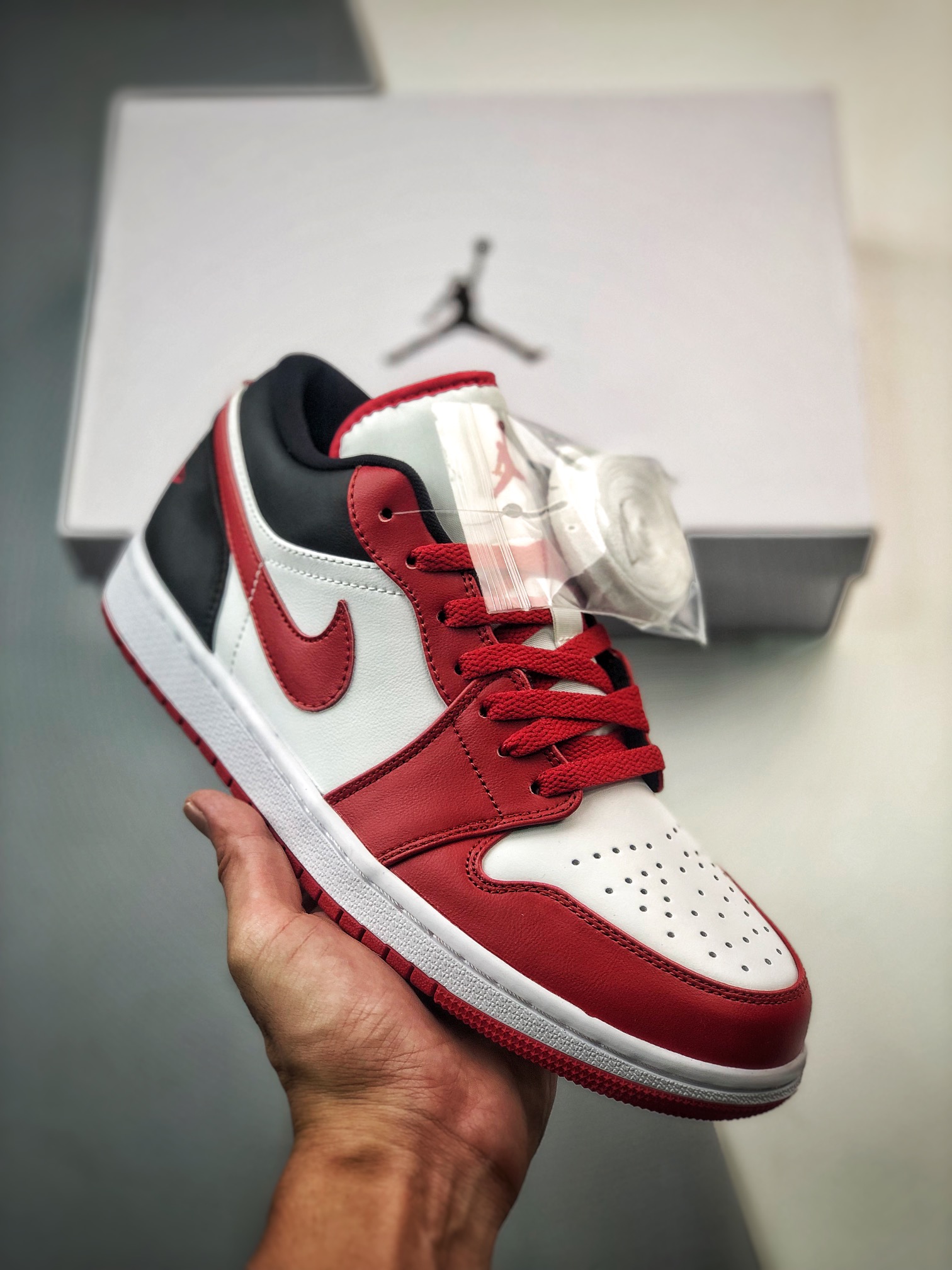 Air Jordan 1 Low Reverse Black Toe For Sale