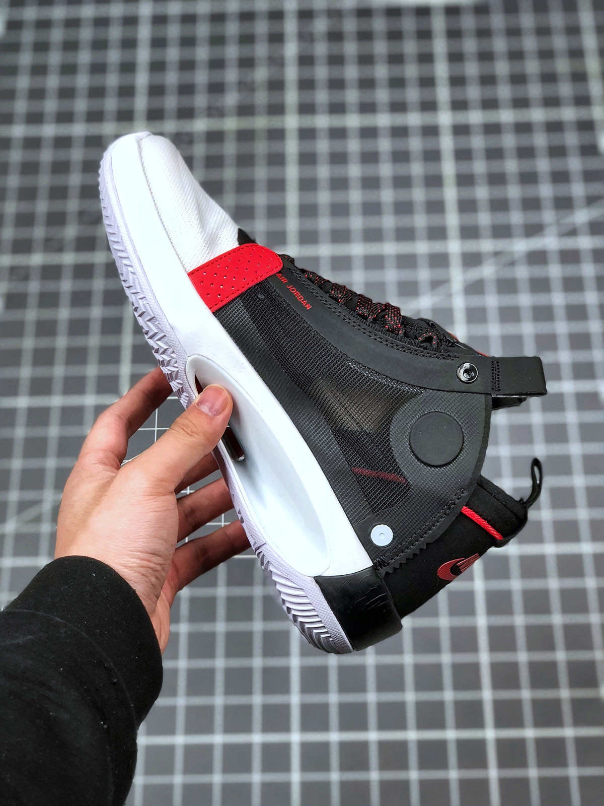 Air Jordan 34 “Bred” White/Orbit Red On Sale