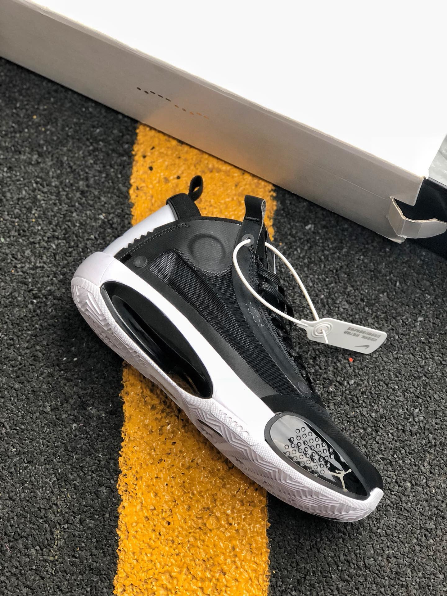 Air Jordan 34 Eclipse Black/White On Sale