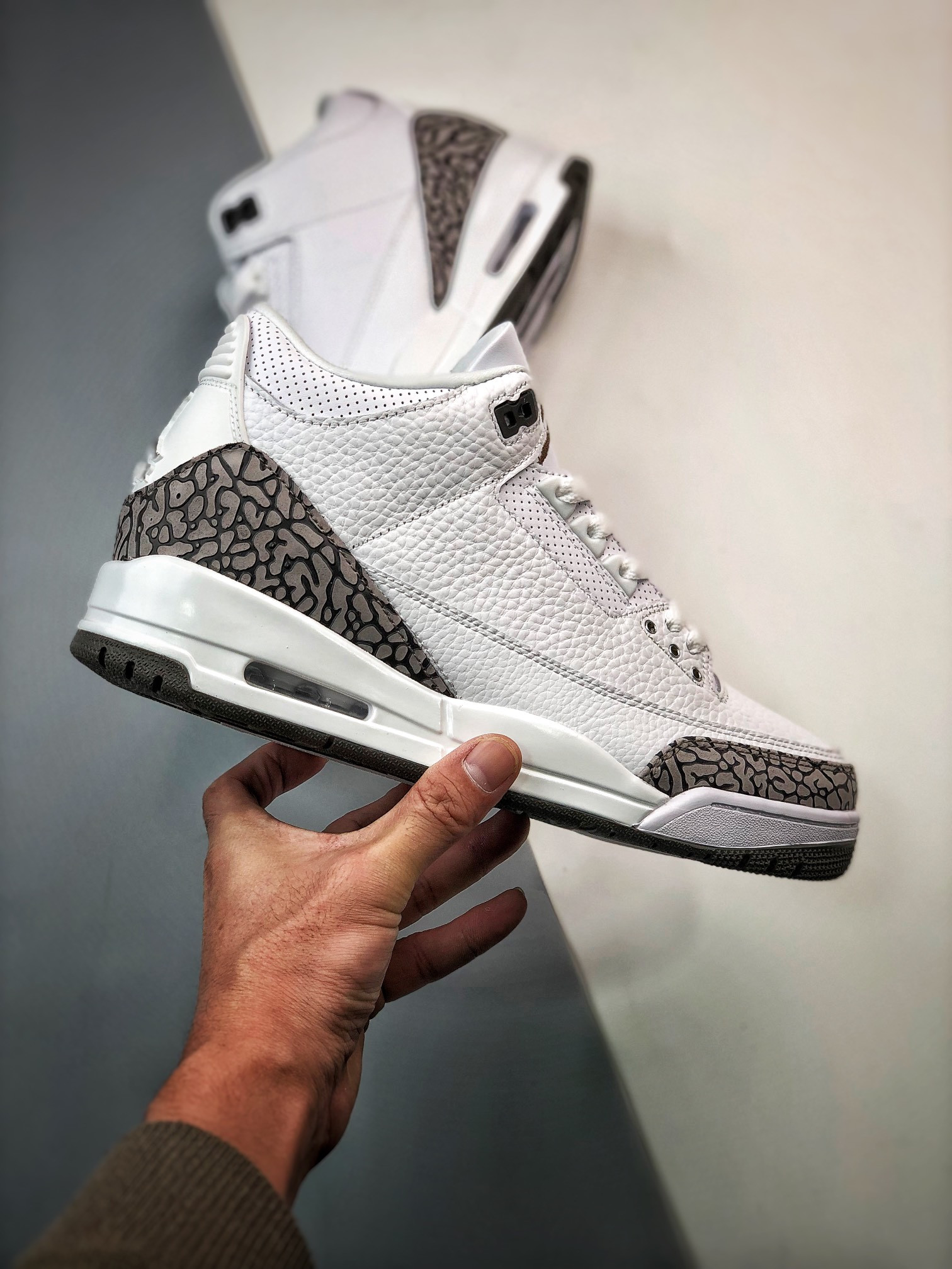 Air Jordan 3 “Mocha” White/Chrome-Dark Mocha For Sale