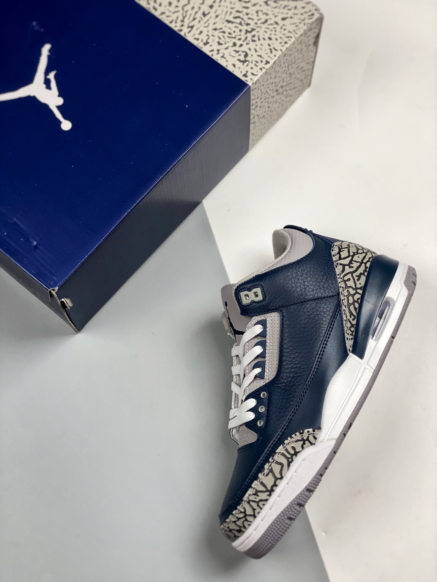 Air Jordan 3 Midnight Navy/Cement For Sale