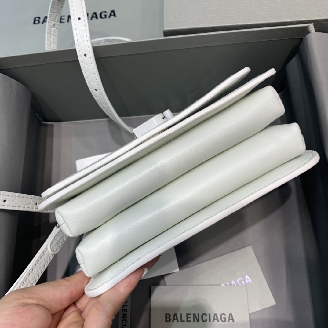 Balenciaga Bolso Bandolera B In White, For Women, Women’s Bags 7in/18cm