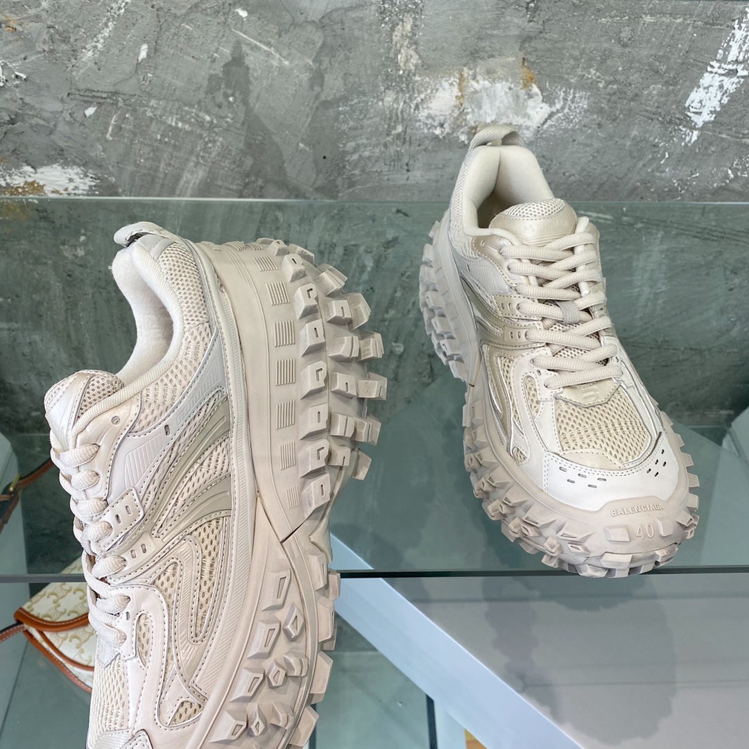Balenciaga Defender Trainers White For Women 685611W2RAA9110