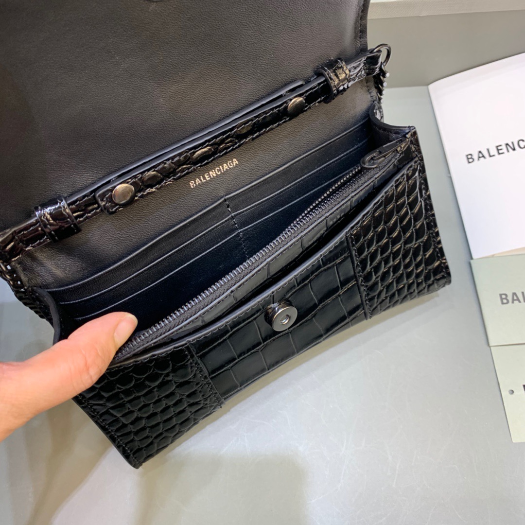 Balenciaga Hourglass Wallet On Chain in Black, For Women, Women’s Bags 7.6in/19cm 6560501LR671000