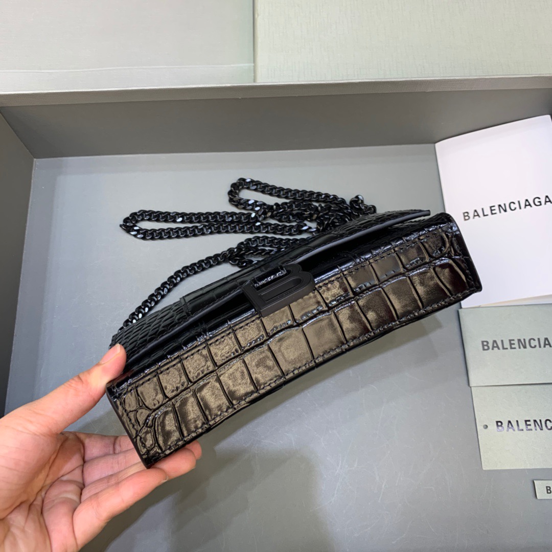 Balenciaga Hourglass Wallet On Chain in Black, For Women, Women’s Bags 7.6in/19cm 6560501LR671000