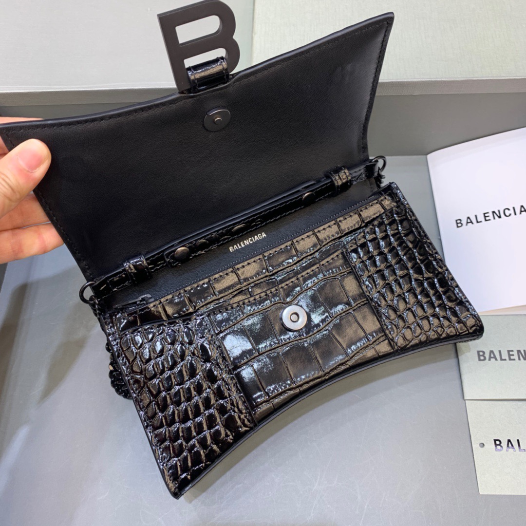 Balenciaga Hourglass Wallet On Chain in Black, For Women, Women’s Bags 7.6in/19cm 6560501LR671000