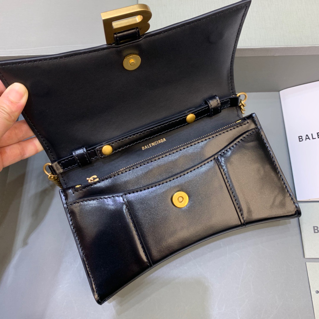 Balenciaga Hourglass Wallet On Chain in Black, For Women, Women’s Bags 7.6in/19cm 6560501QJ4