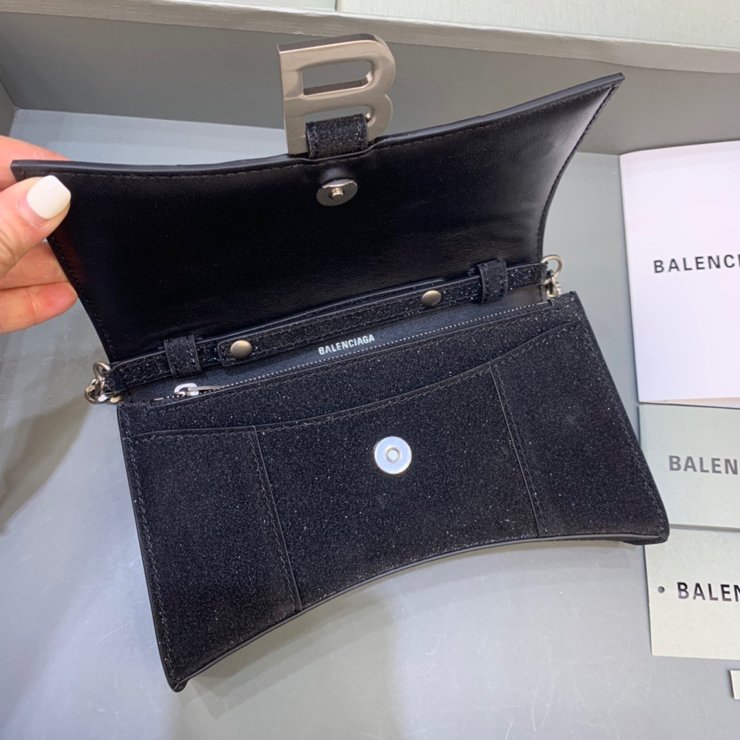 Balenciaga Hourglass Wallet On Chain in Black, For Women, Women’s Bags 7.6in/19cm 6560502102G1000