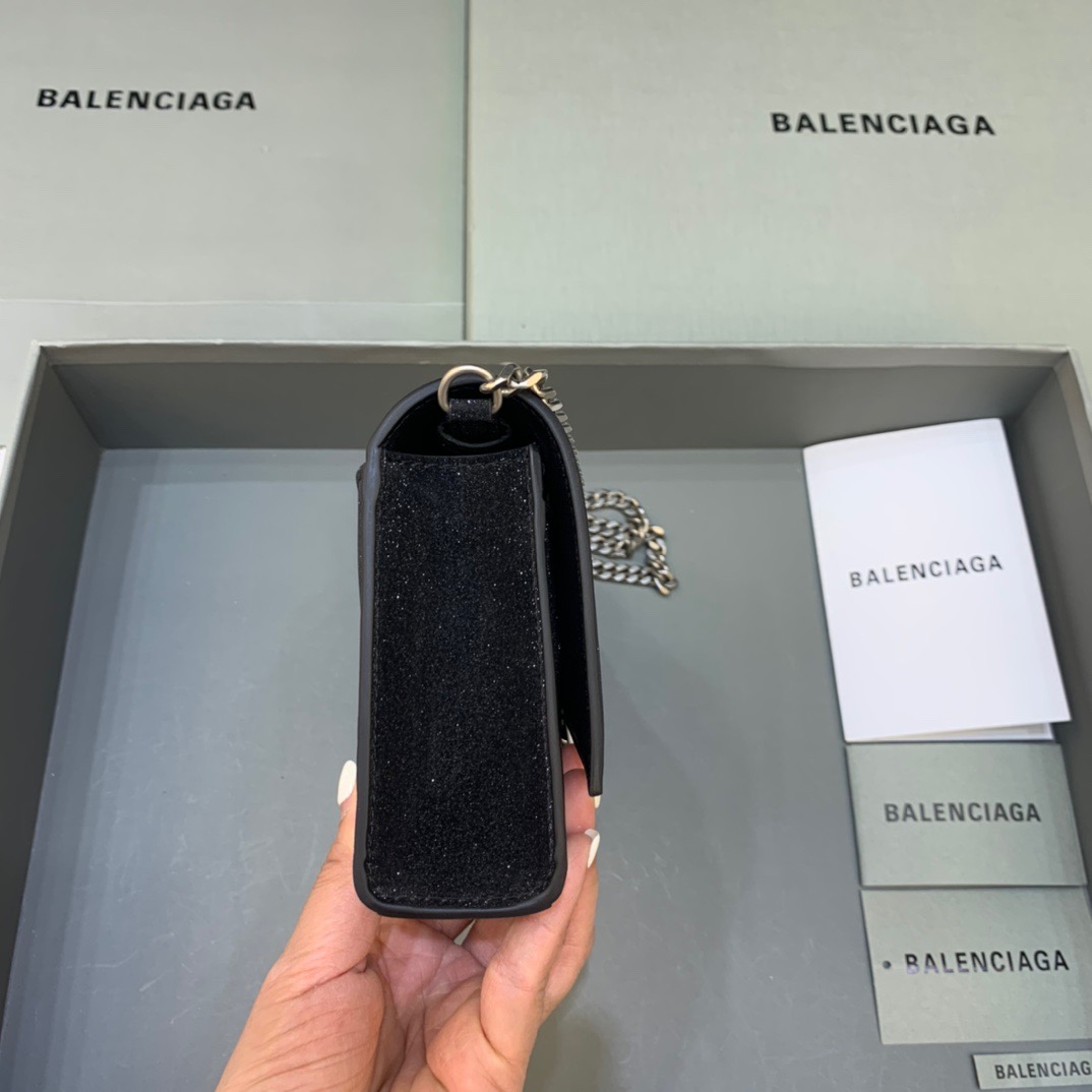 Balenciaga Hourglass Wallet On Chain in Black, For Women, Women’s Bags 7.6in/19cm 6560502102G1000