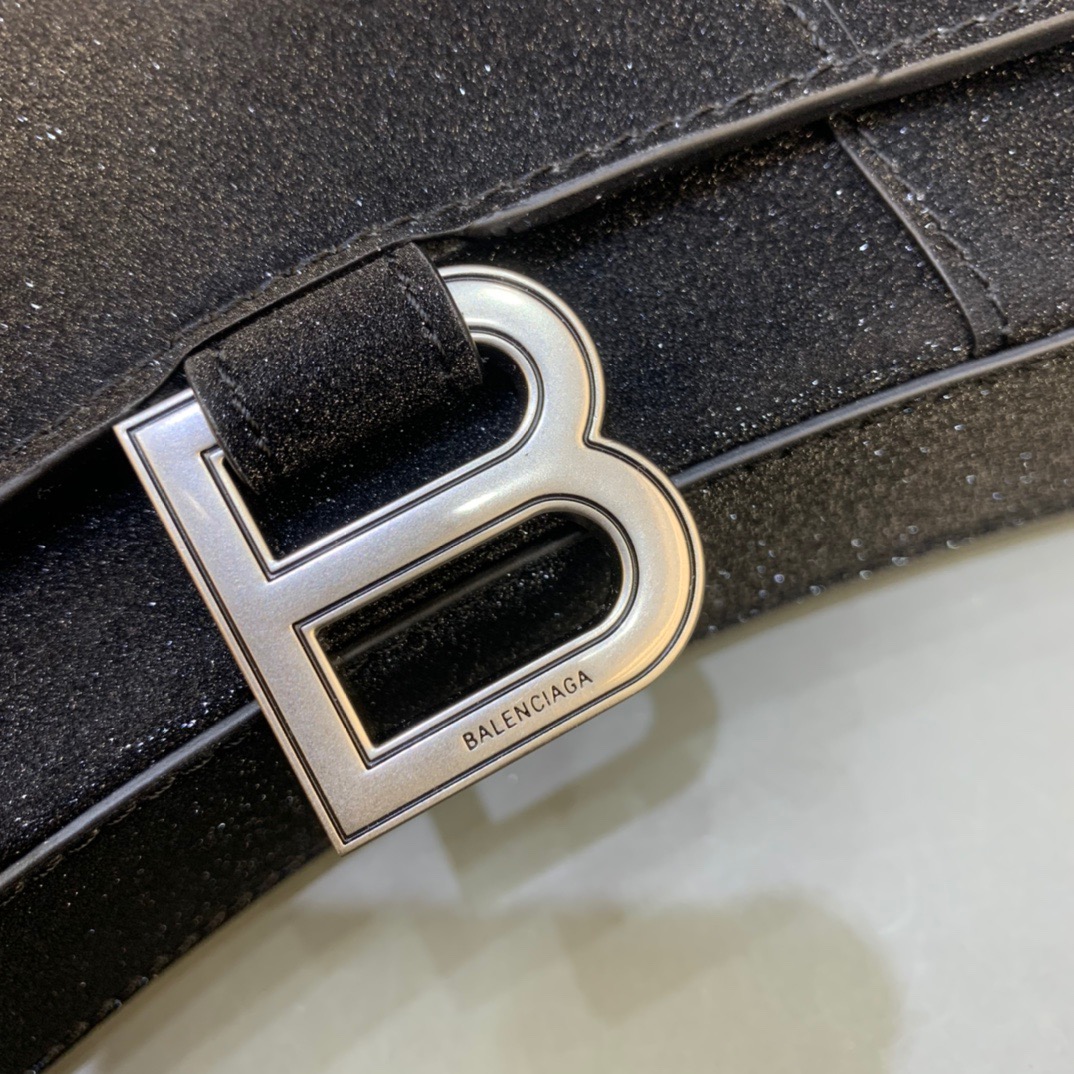 Balenciaga Hourglass Wallet On Chain in Black, For Women, Women’s Bags 7.6in/19cm 6560502102G1000