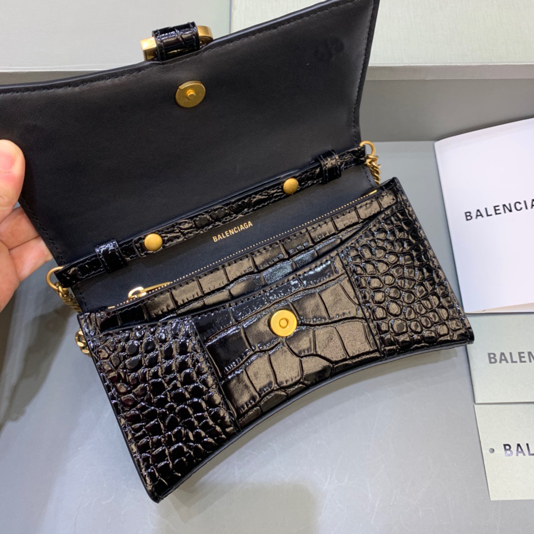 Balenciaga Hourglass Wallet On Chain in Black, For Women, Women’s Bags 7.6in/19cm  6560501LRG