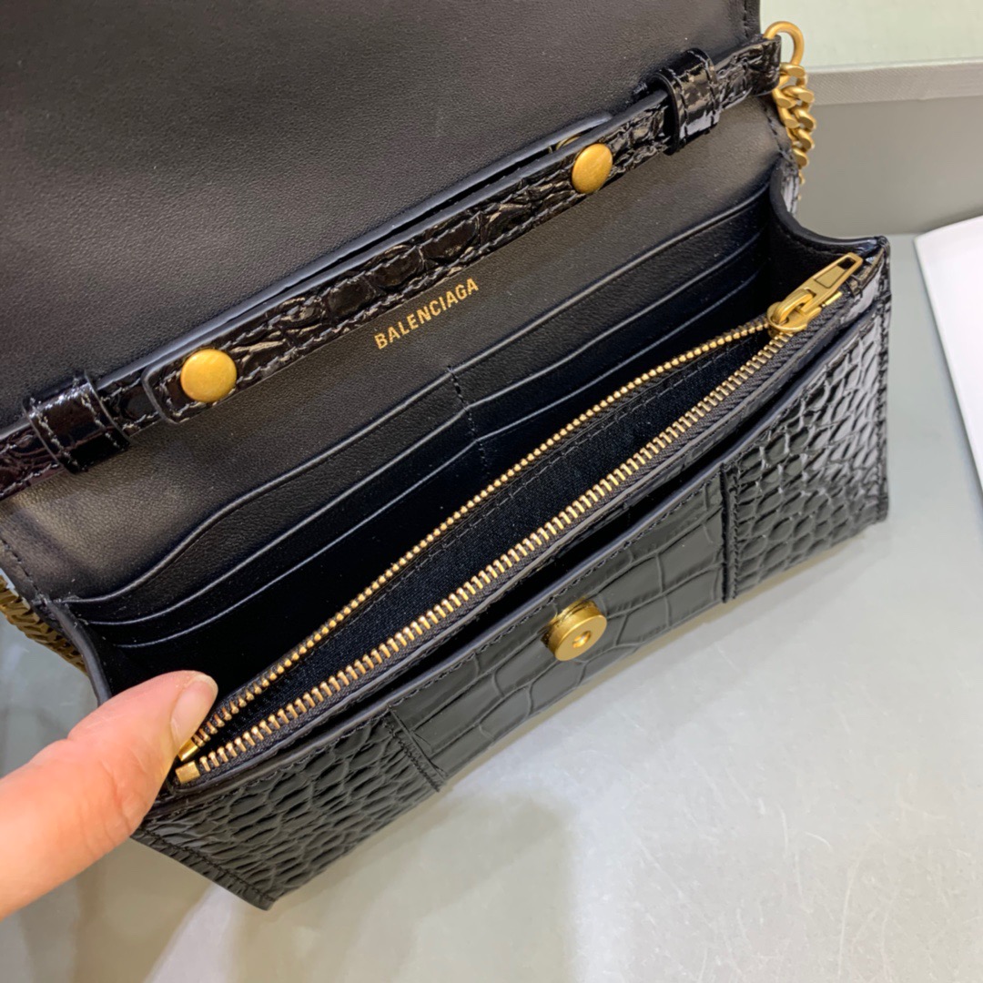 Balenciaga Hourglass Wallet On Chain in Black, For Women, Women’s Bags 7.6in/19cm  6560501LRG