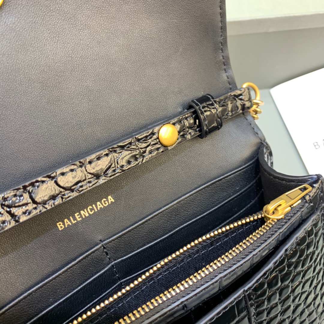 Balenciaga Hourglass Wallet On Chain in Black, For Women, Women’s Bags 7.6in/19cm  6560501LRG