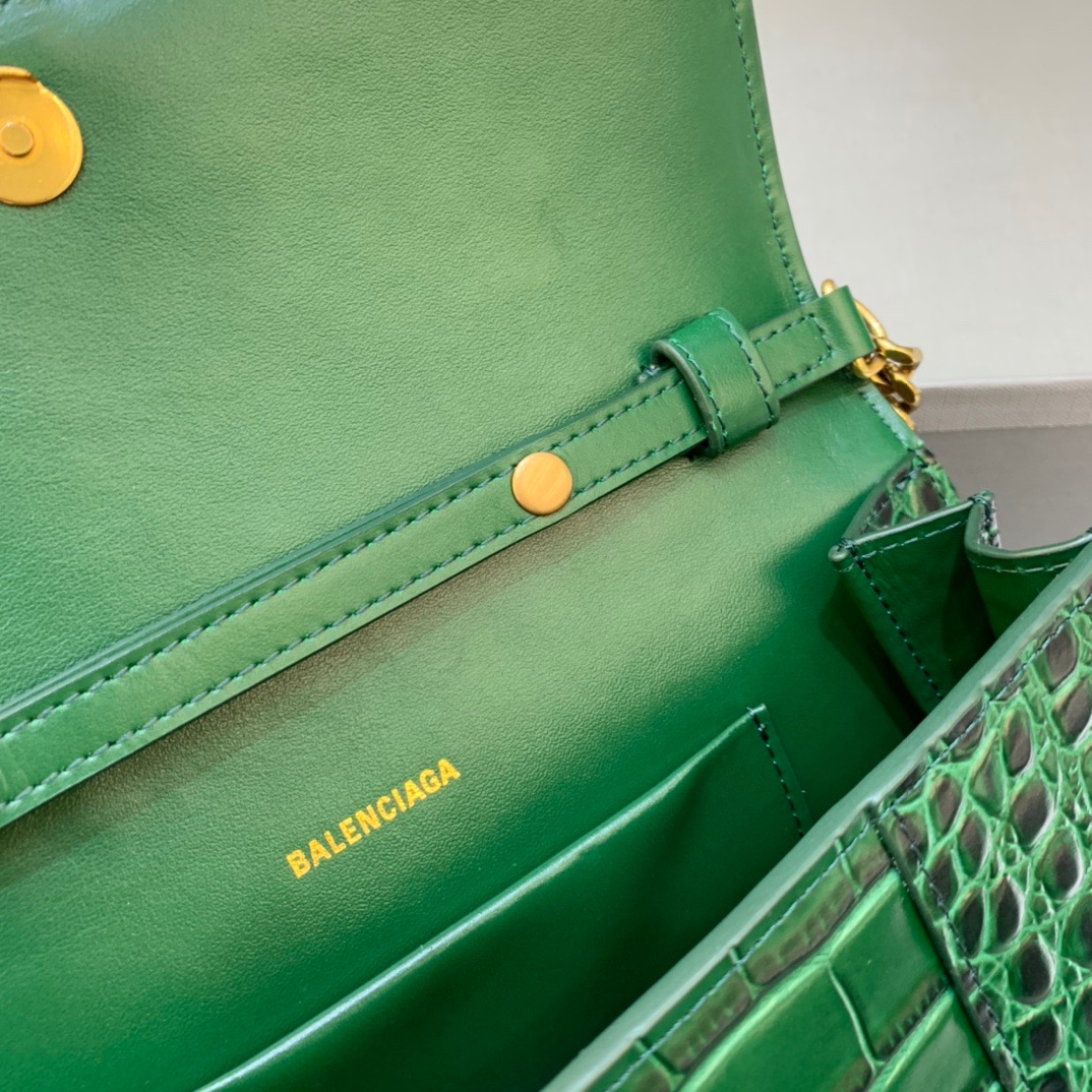 Balenciaga Hourglass Wallet On Chain in Dark Green, For Women, Women’s Bags 9in/23cm