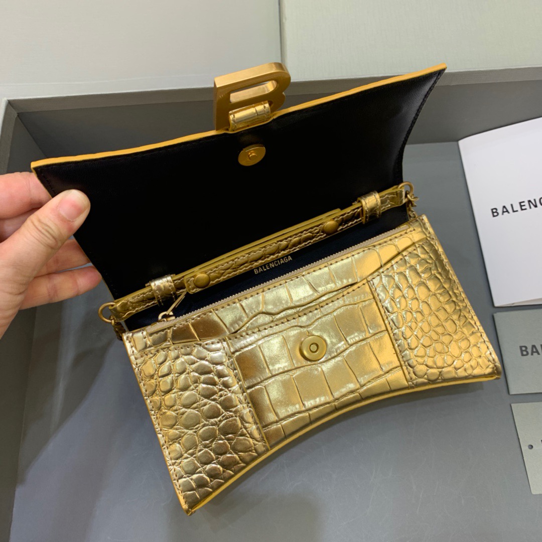 Balenciaga Hourglass Wallet On Chain in Gold, For Women, Women’s Bags 7.6in/19cm 6560501S49