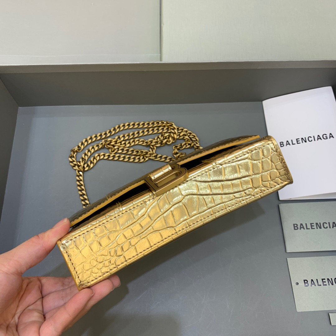 Balenciaga Hourglass Wallet On Chain in Gold, For Women, Women’s Bags 7.6in/19cm 6560501S49