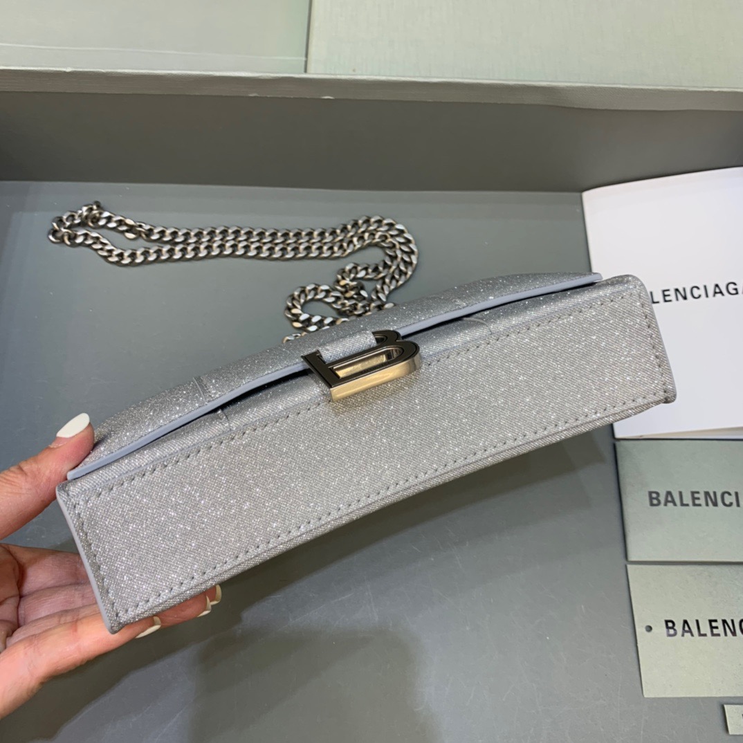 Balenciaga Hourglass Wallet On Chain in Grey, For Women, Women’s Bags 7.6in/19cm 6560502102G1501