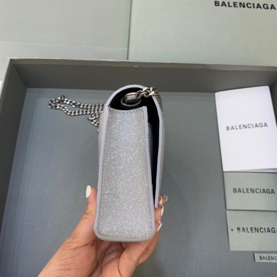 Balenciaga Hourglass Wallet On Chain in Grey, For Women, Women’s Bags 7.6in/19cm 6560502102G1501