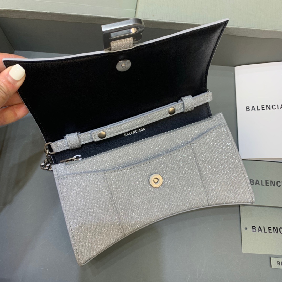 Balenciaga Hourglass Wallet On Chain in Grey, For Women, Women’s Bags 7.6in/19cm 6560502102G1501