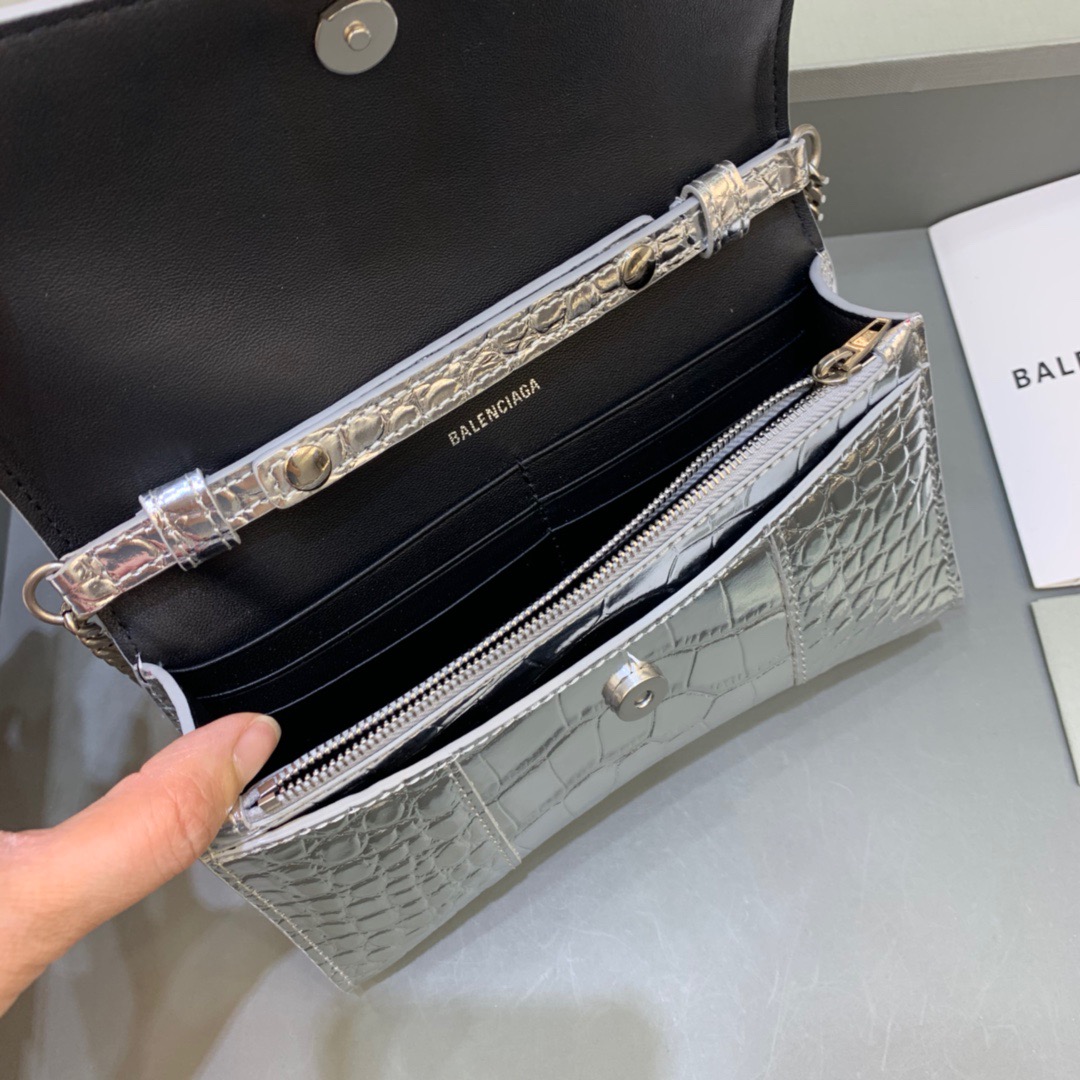Balenciaga Hourglass Wallet On Chain in Sliver, For Women, Women’s Bags 7.6in/19cm 6560501S4CY8110