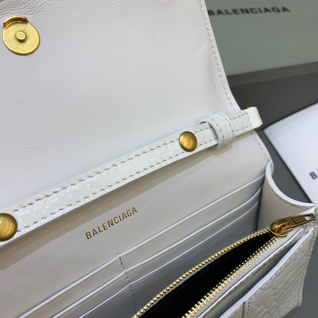 Balenciaga Hourglass Wallet On Chain in White, For Women, Women’s Bags 7.6in/19cm 6560501LRG