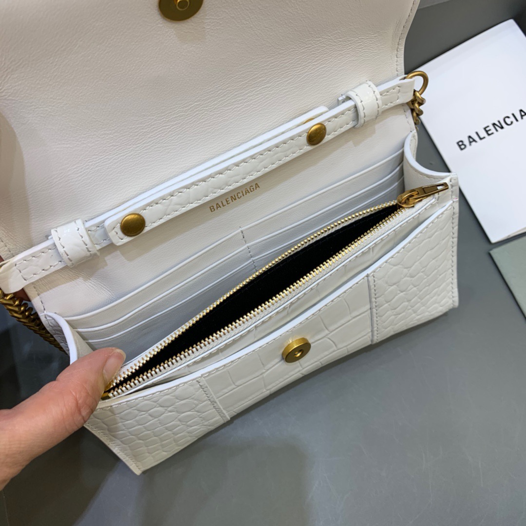 Balenciaga Hourglass Wallet On Chain in White, For Women, Women’s Bags 7.6in/19cm 6560501LRG