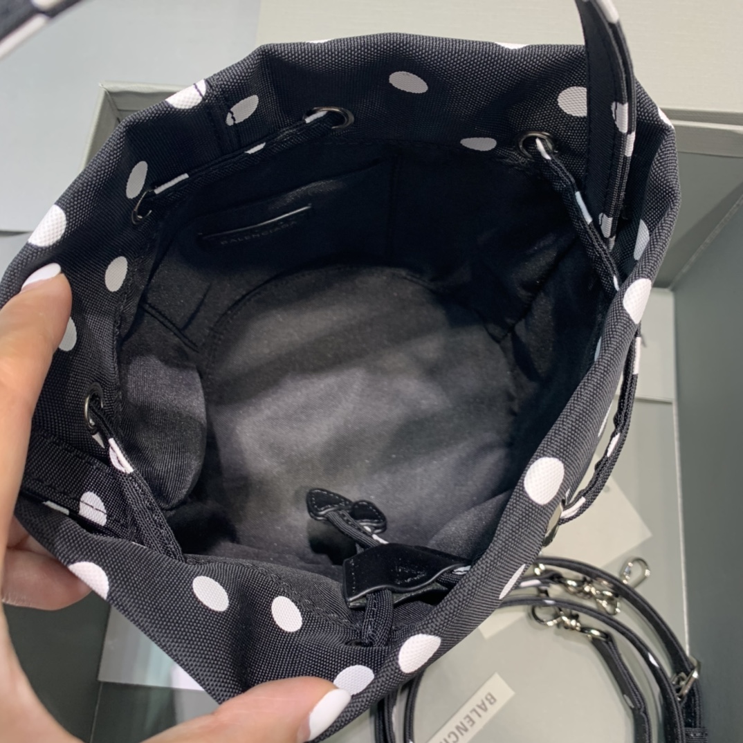 Balenciaga Le Cagole Medium Bucket Bag In Black, For Women, Women’s Bags 7in/18cm