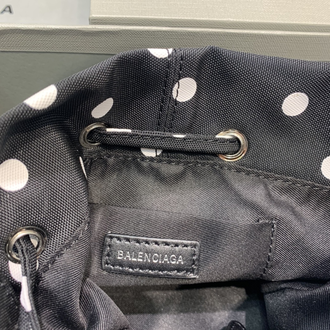 Balenciaga Le Cagole Medium Bucket Bag In Black, For Women, Women’s Bags 7in/18cm
