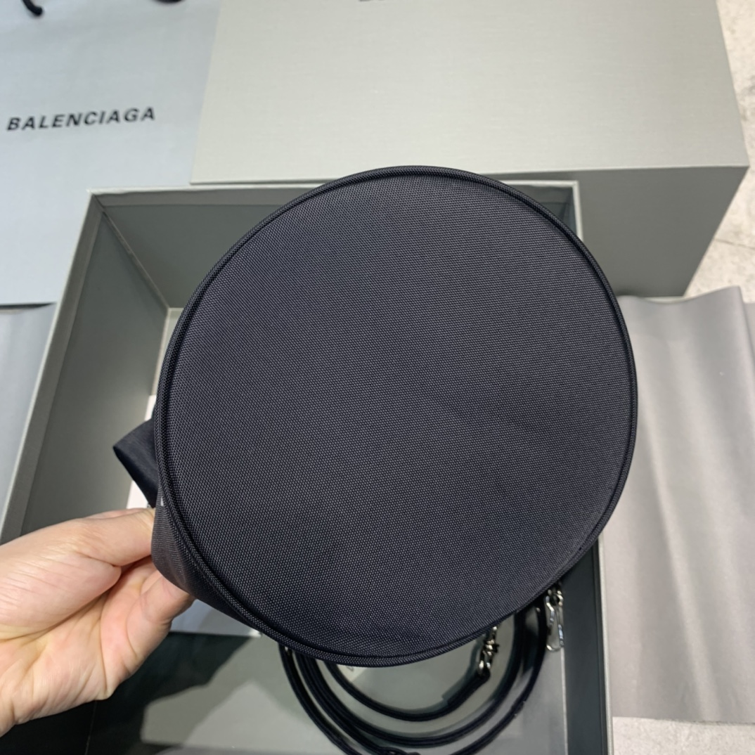 Balenciaga Le Cagole Medium Bucket Bag In Black, For Women, Women’s Bags 7in/18cm