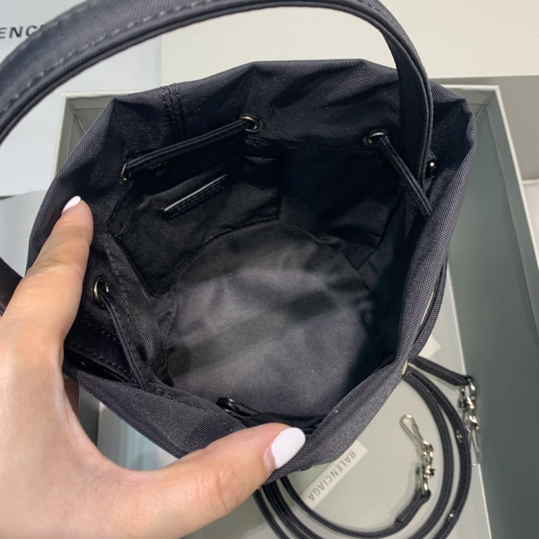 Balenciaga Le Cagole Medium Bucket Bag In Black, For Women, Women’s Bags 7in/18cm