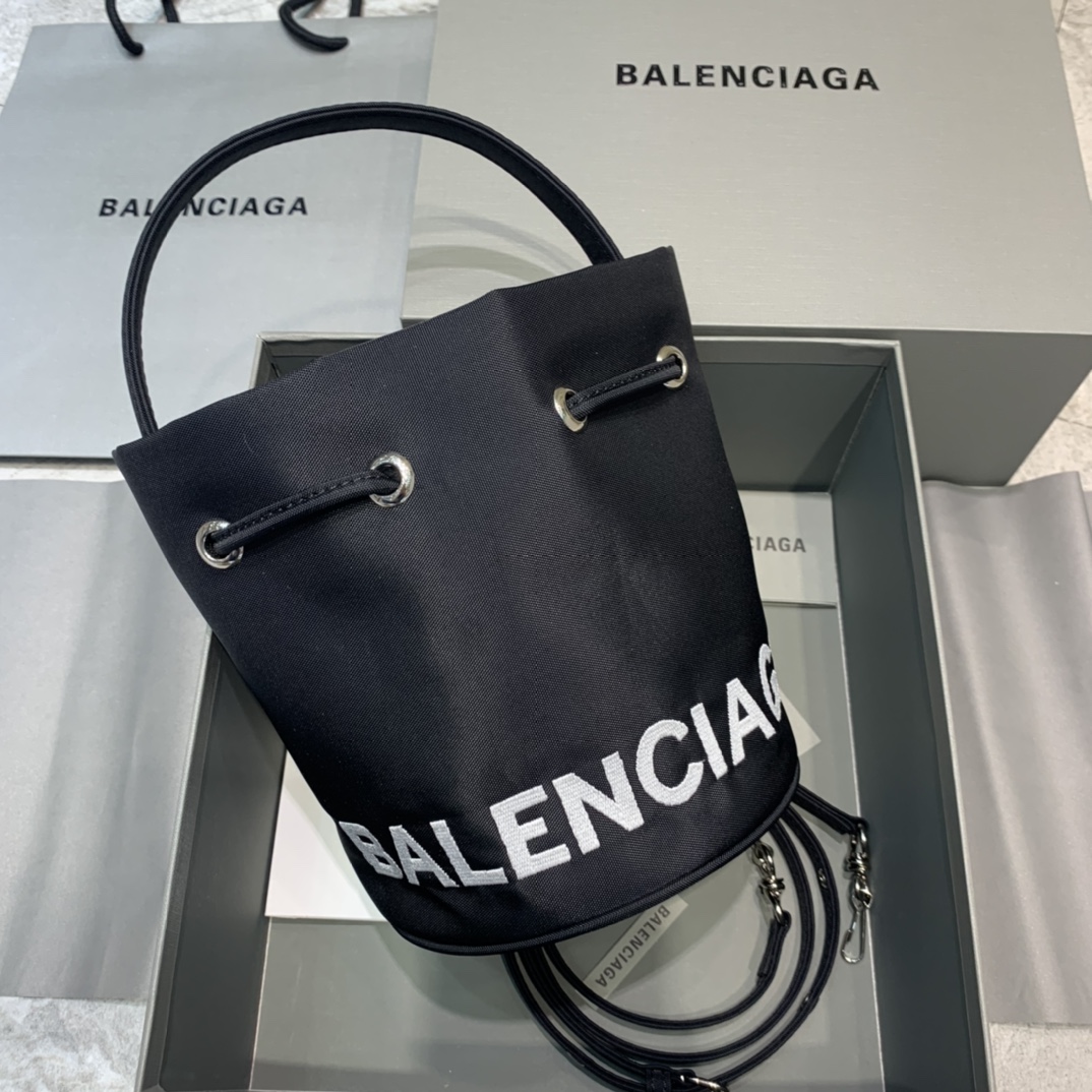 Balenciaga Le Cagole Medium Bucket Bag In Black, For Women, Women’s Bags 7in/18cm