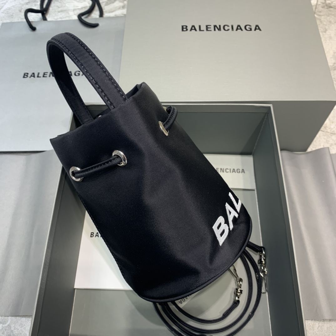 Balenciaga Le Cagole Medium Bucket Bag In Black, For Women, Women’s Bags 7in/18cm