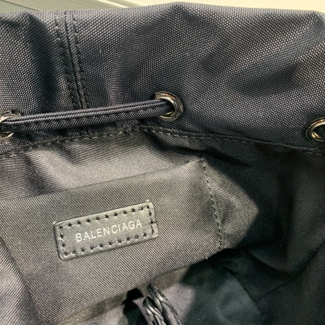 Balenciaga Le Cagole Medium Bucket Bag In Black, For Women, Women’s Bags 7in/18cm