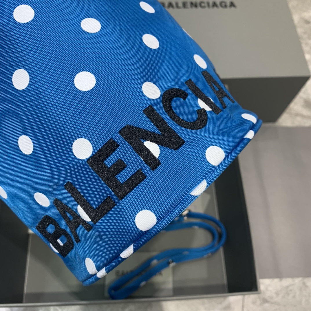 Balenciaga Le Cagole Medium Bucket Bag In Blue, For Women, Women’s Bags 17.6in/45cm