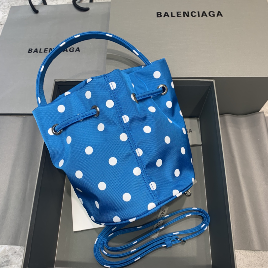 Balenciaga Le Cagole Medium Bucket Bag In Blue, For Women, Women’s Bags 7in/18cm