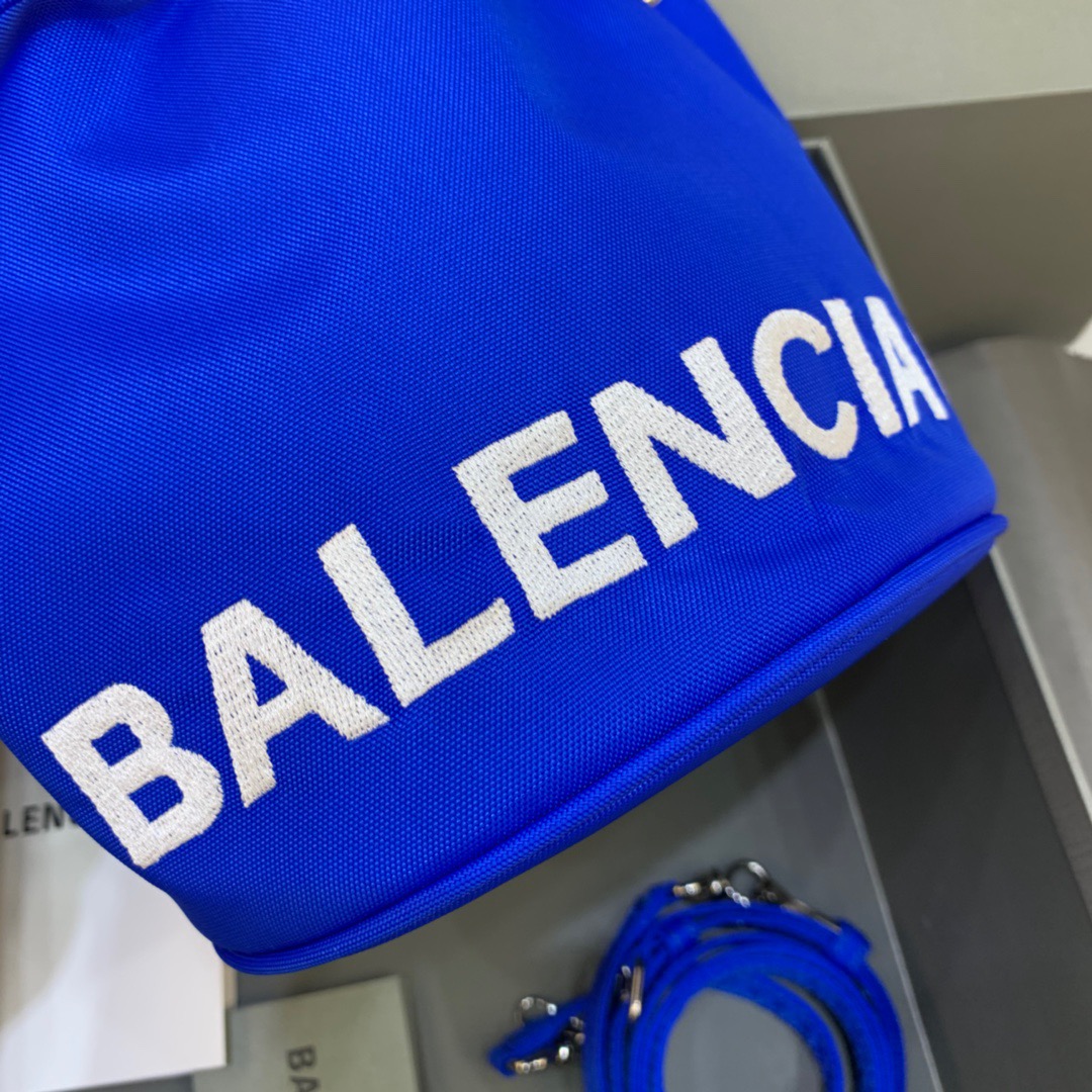 Balenciaga Le Cagole Medium Bucket Bag In Blue, For Women, Women’s Bags 7in/18cm