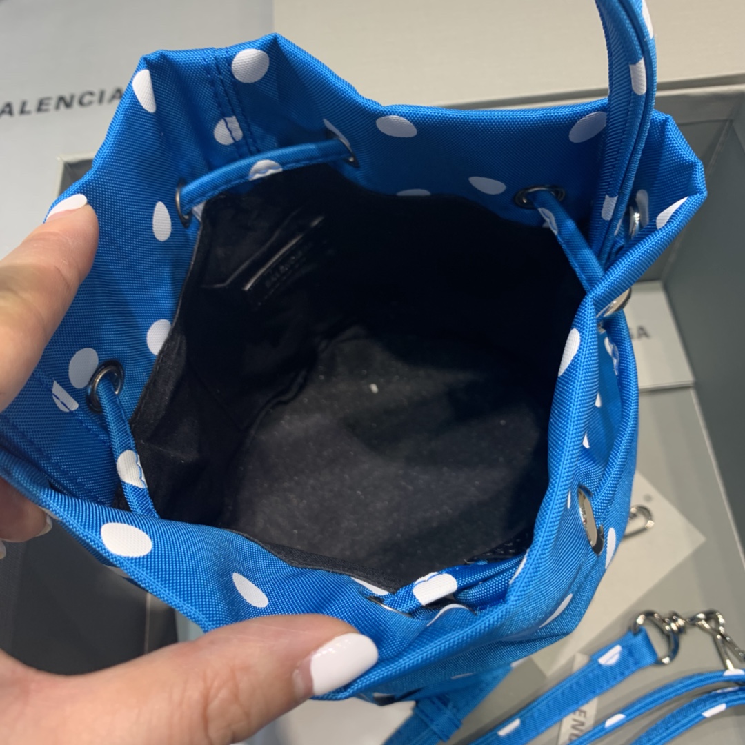 Balenciaga Le Cagole Medium Bucket Bag In Blue, For Women, Women’s Bags 7in/18cm